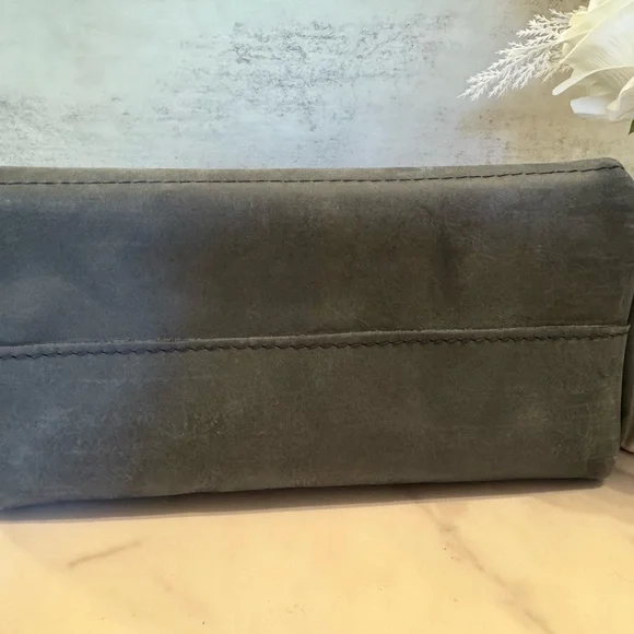 Portland Leather Storm Triangle Bag - Picture 6 of 9